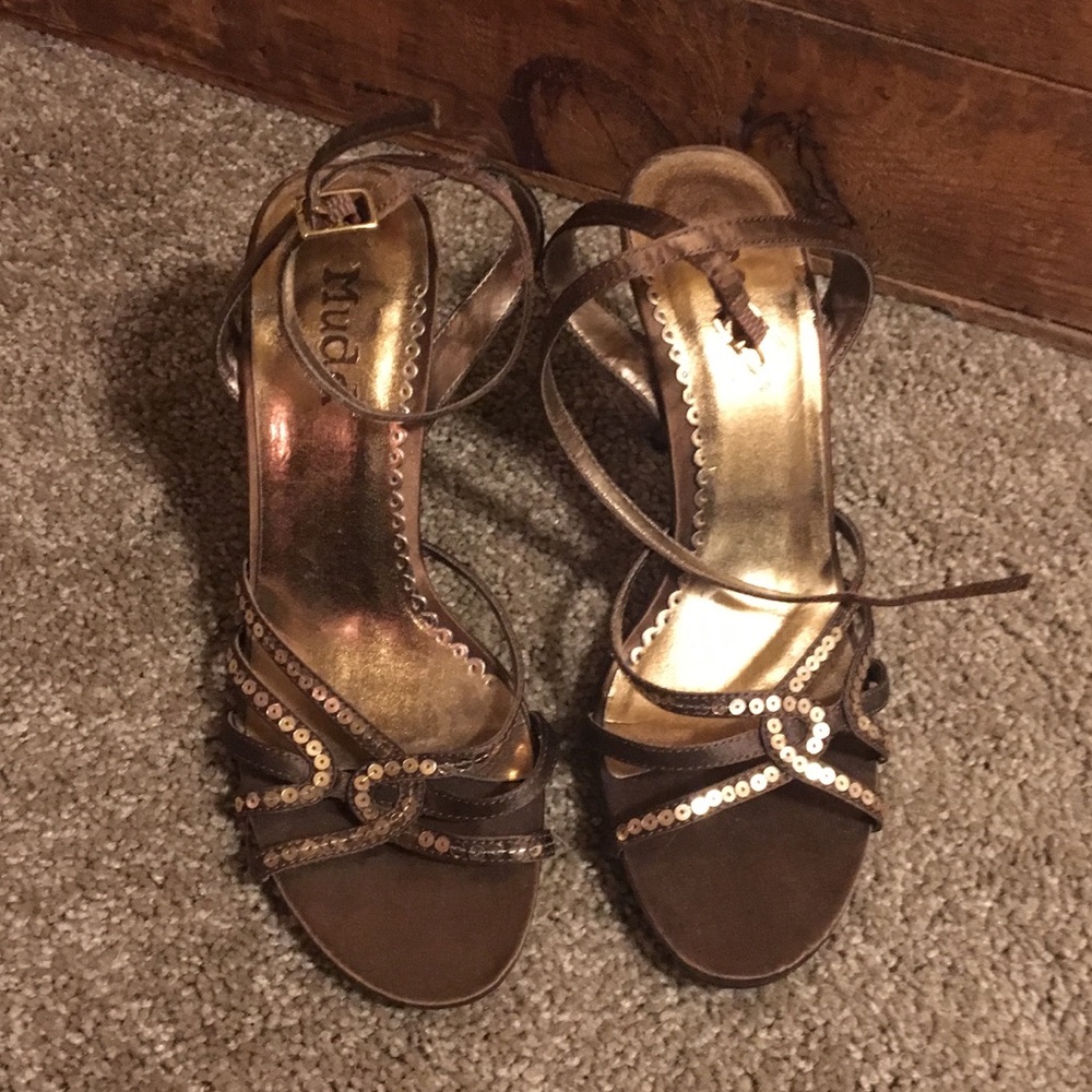 Mudd heels size 6.5 in bronze